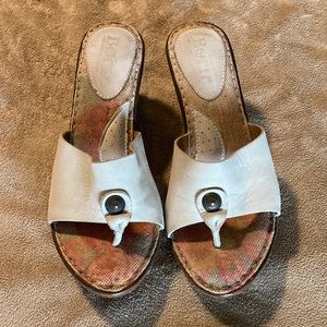 Born leather off white sandals size 7